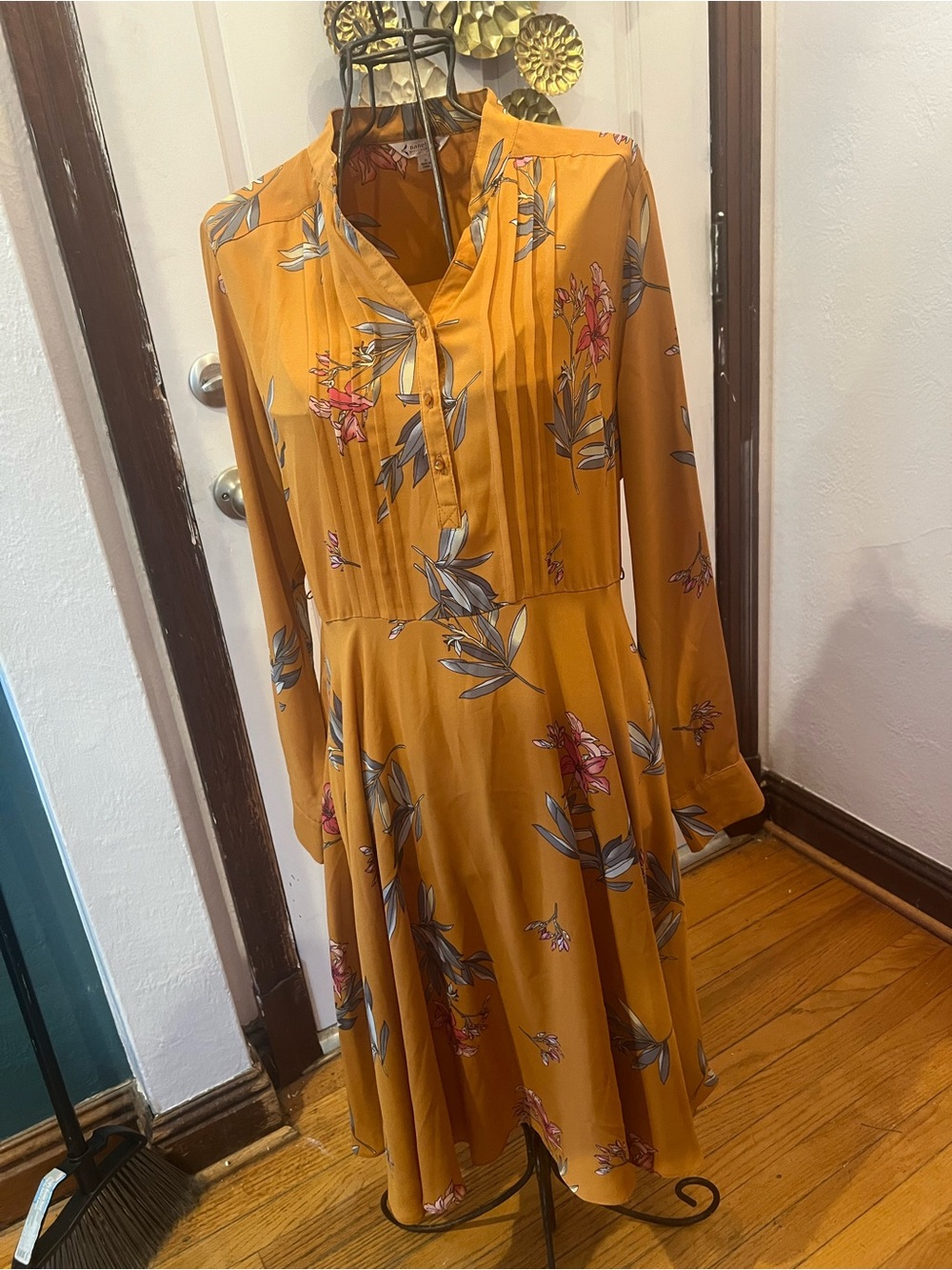 Nanette size 10 Floral Long-Sleeve Midi Dress in Mustard - Picture 1 of 2
